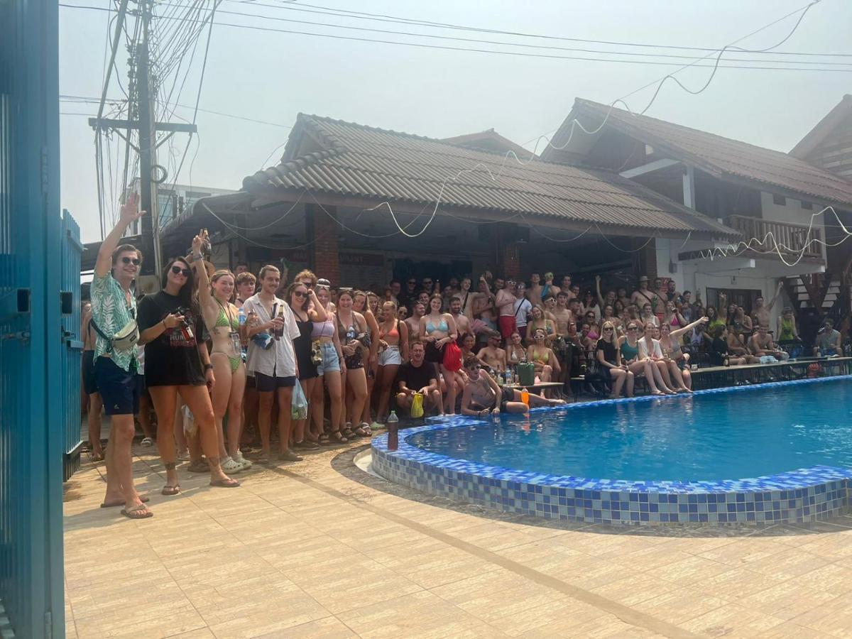 Nana Backpackers Hostel Vang Vieng Eksteriør billede